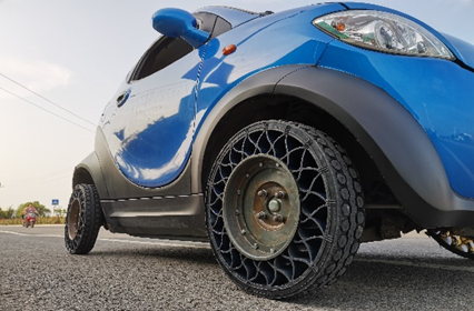 Non inflatable wheels for high-speed low load electric vehicles